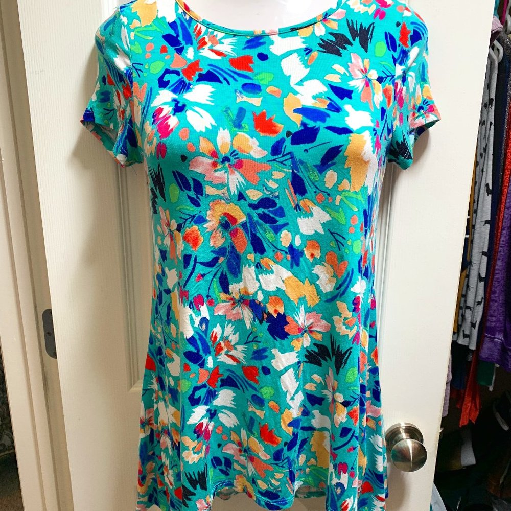 Floral fit and flare Tunic top Size Small